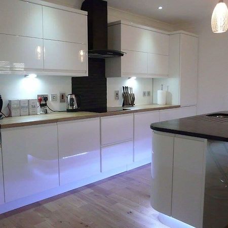 Charming 1Br Cottage With Garden, Spacious Rooms - Part Of Langley Serviced Apartments Several Properties In Wick Wick  Exterior foto