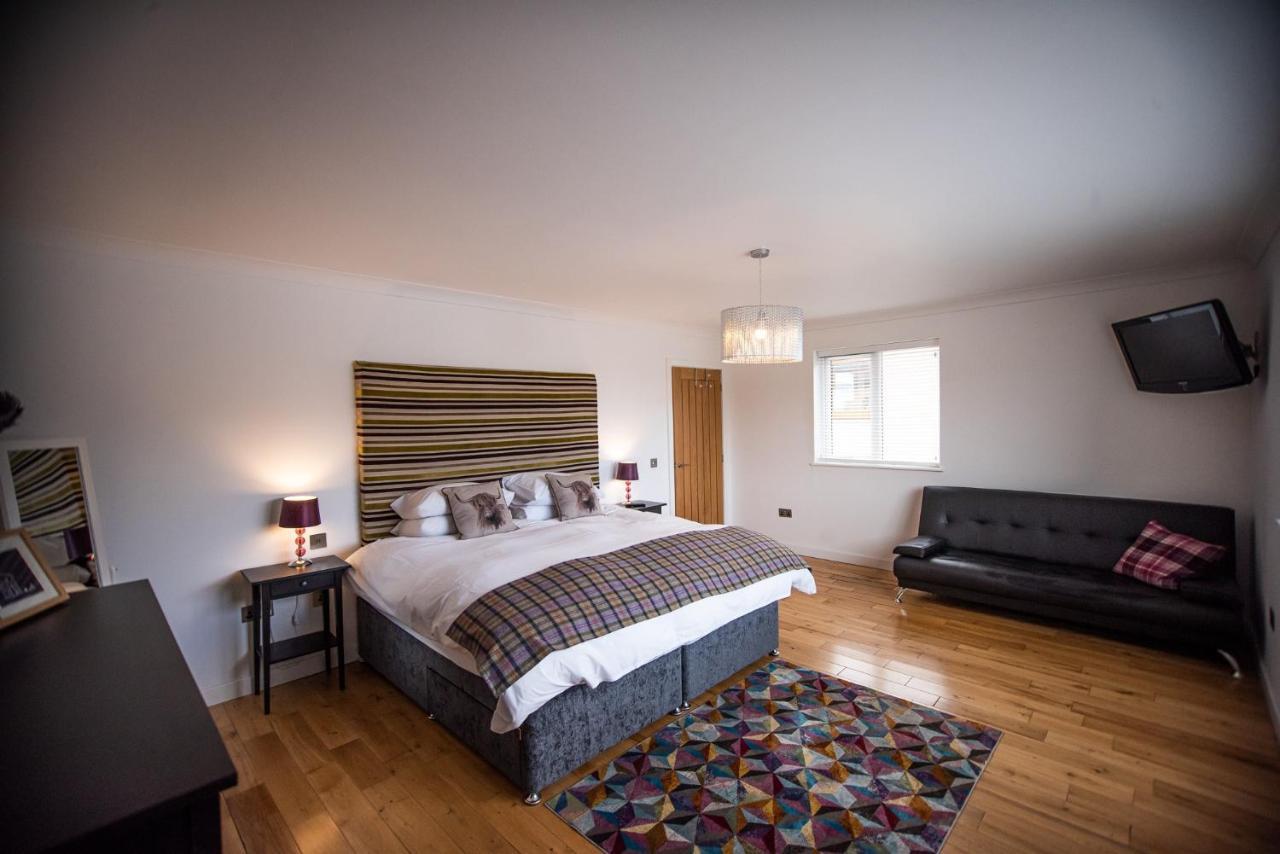Charming 1Br Cottage With Garden, Spacious Rooms - Part Of Langley Serviced Apartments Several Properties In Wick Wick  Exterior foto